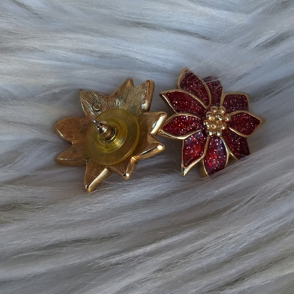 Avon Vintage Poinsetta earrings - Picture 3 of 5